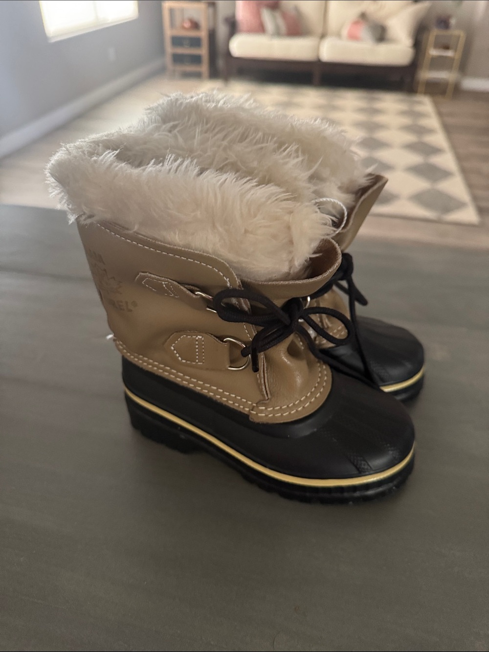 Sorel children’s size 9 weatherproof winter boots for snow/rain leather rubber